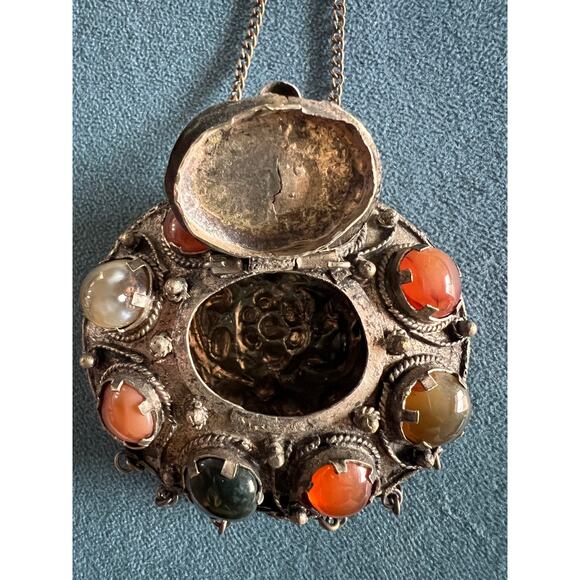 Tibetan Silver Amulet Necklace 27” – Carnelian Agate Bloodstone Locket Pendant - Picture 7 of 11